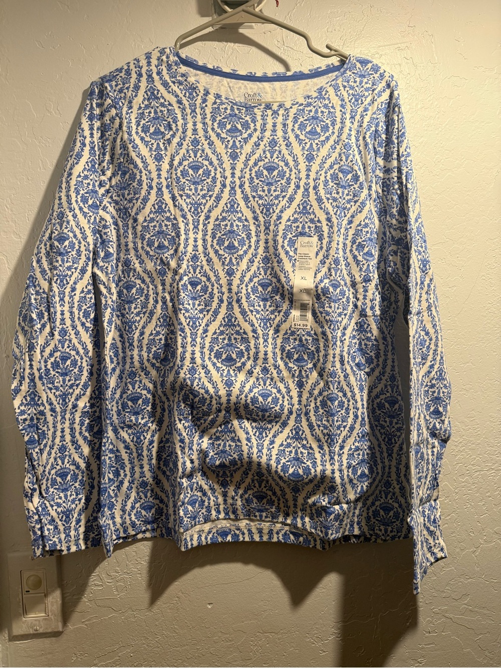 croft & barrow Blue and White Floral Print Long-Sleeve Crewneck